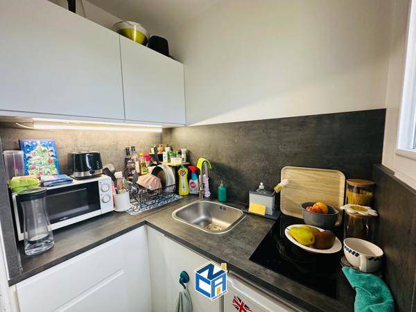 STUDIO MEUBLÉ 22m2 + balcon avec locataire en place