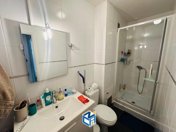 STUDIO MEUBLÉ 22m2 + balcon avec locataire en place