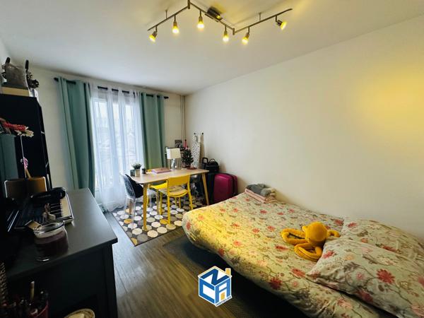 STUDIO MEUBLÉ 22m2 + balcon avec locataire en place