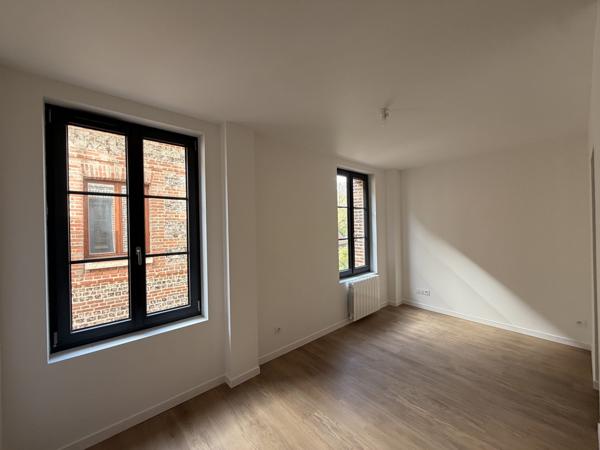 À VENDRE - Maison entièrement rénové + local commercial