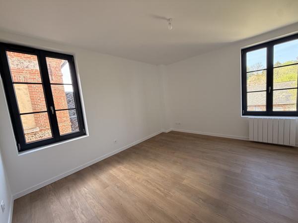 À VENDRE - Maison entièrement rénové + local commercial