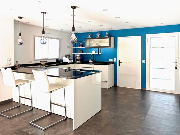 Maison récente et lumineuse à Grand-Champ, 88 m² habitables, 2800 m² de terrain