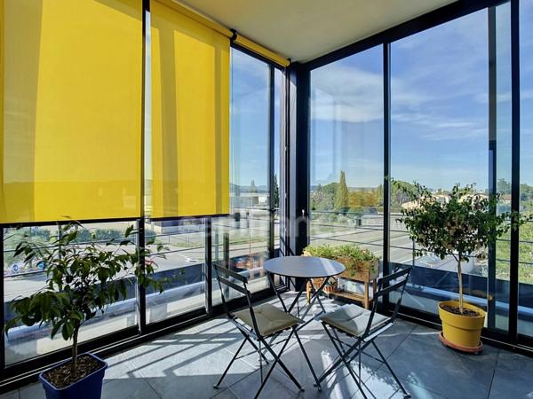 Drme provençale, à MONTELIMAR (26200), à vendre APPARTEMENT CONTEMPORAIN, RÉSIDENCE RÉCENTE ET SÉCURISÉE  avec belle terrasse, garage et place de parking privative aérienne