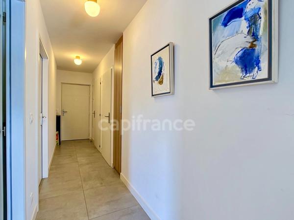 Drme provençale, à MONTELIMAR (26200), à vendre APPARTEMENT CONTEMPORAIN, RÉSIDENCE RÉCENTE ET SÉCURISÉE  avec belle terrasse, garage et place de parking privative aérienne