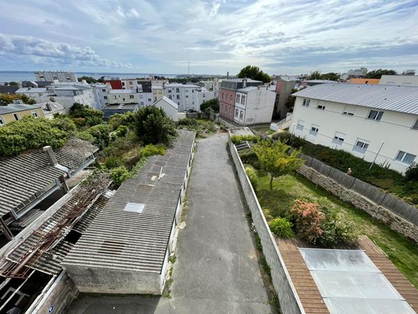 A LOUER STUDIO MEUBLE REFAIT A NEUF VUE MER RIVE DROITE 24 M2 Ne pas manquer
