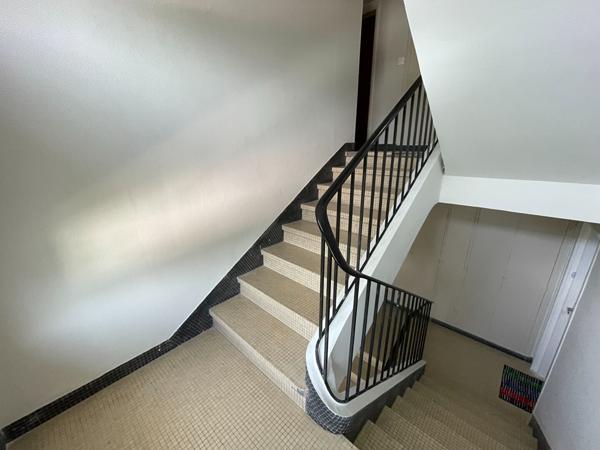 A LOUER STUDIO MEUBLE REFAIT A NEUF VUE MER RIVE DROITE 24 M2 Ne pas manquer