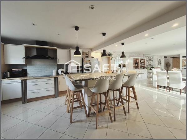 Spacieuse Maison plain-pied avec garage et appartement!