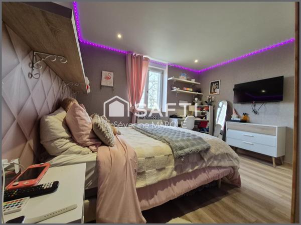 Spacieuse Maison plain-pied avec garage et appartement!