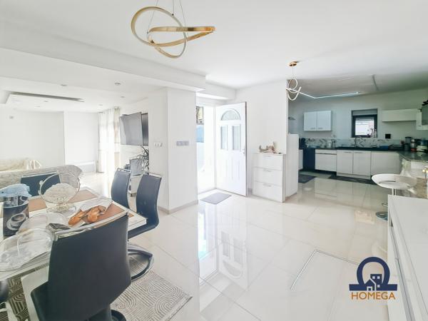 La Ricamarie (42150) Maison au calme avec terrasses