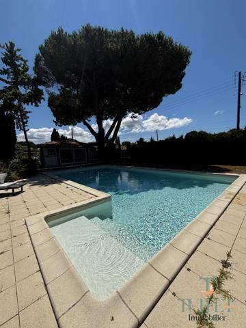 Terrain d'exception de 996 m2 avec piscine et pool house - 700 m du centre-ville