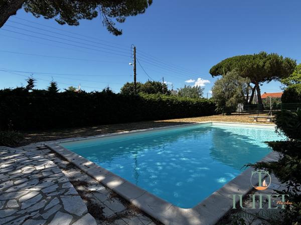 Terrain d'exception de 996 m2 avec piscine et pool house - 700 m du centre-ville