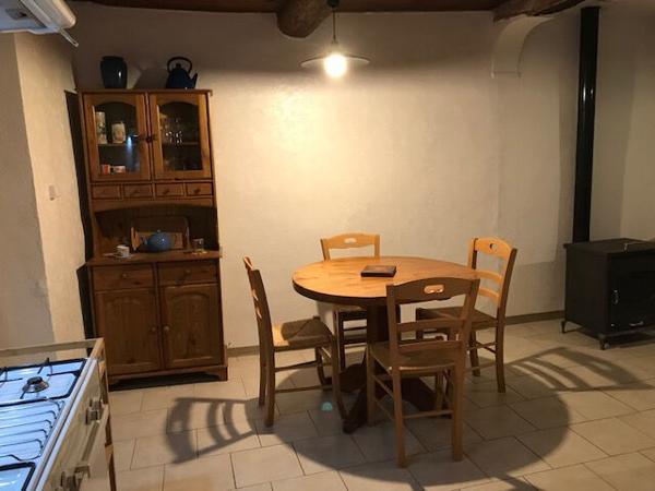 Maison de village meublée 4 pièces 40 m2 sur deux niveaux