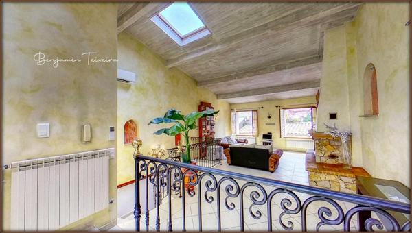 Maison Frejus 4 pièce(s) 110 m2 + double GARAGE - salon / cuisine, 3 chambres, 2 WC, salle d'eau