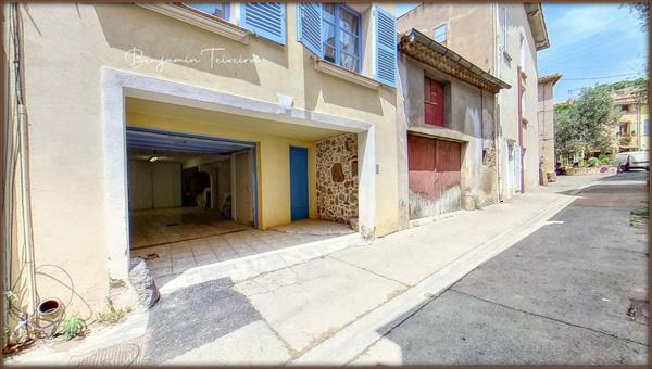 Maison Frejus 4 pièce(s) 110 m2 + double GARAGE - salon / cuisine, 3 chambres, 2 WC, salle d'eau