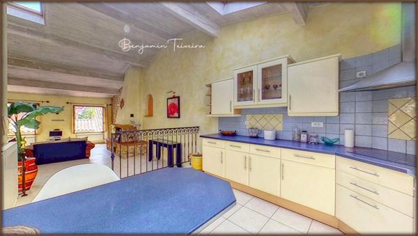 Maison Frejus 4 pièce(s) 110 m2 + double GARAGE - salon / cuisine, 3 chambres, 2 WC, salle d'eau