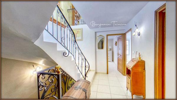 Maison Frejus 4 pièce(s) 110 m2 + double GARAGE - salon / cuisine, 3 chambres, 2 WC, salle d'eau