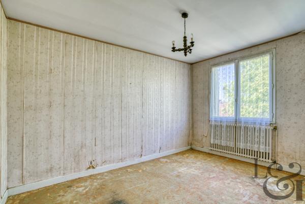 Maison traditionnelle des années 1970 à vendre à Villeneuve-sur-Lot