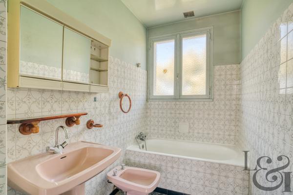 Maison traditionnelle des années 1970 à vendre à Villeneuve-sur-Lot
