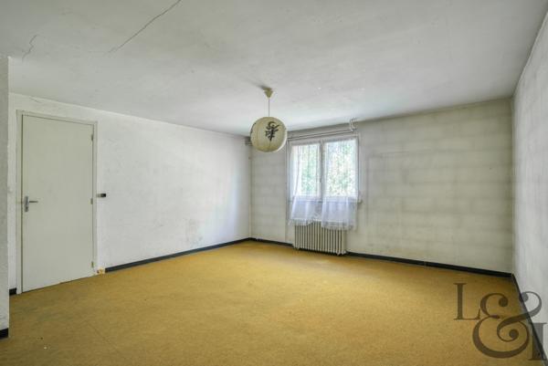 Maison traditionnelle des années 1970 à vendre à Villeneuve-sur-Lot