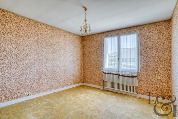 Maison traditionnelle des années 1970 à vendre à Villeneuve-sur-Lot