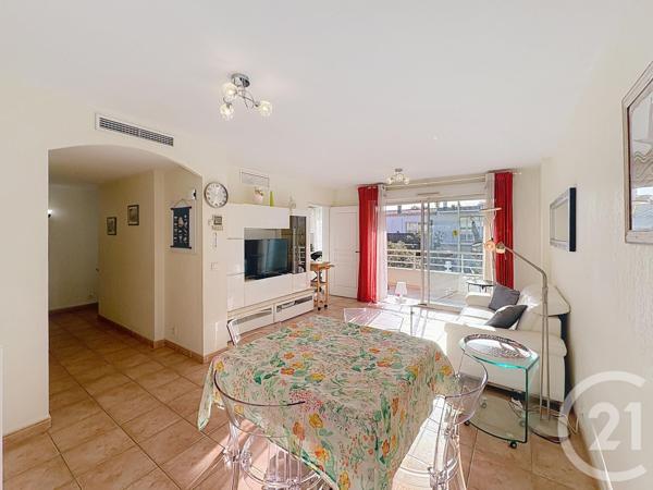 Appartement T3 à vendre  3 pièces - 61,44 m2 CAVALAIRE SUR MER - 83