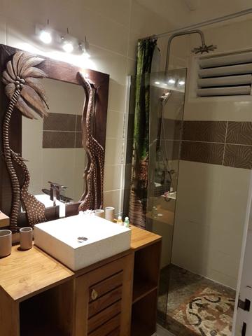 VILLA T5 avec PISCINE PRIVATIVE VUE MER & JARDIN