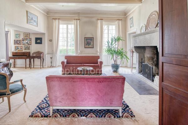 81100 - CASTRES - PROPRIÉTÉ D’EXCEPTION - PARC 5 HECTARES - 14 PIÈCES - ÉCURIE - DÉPENDANCES - PIGEONNIER