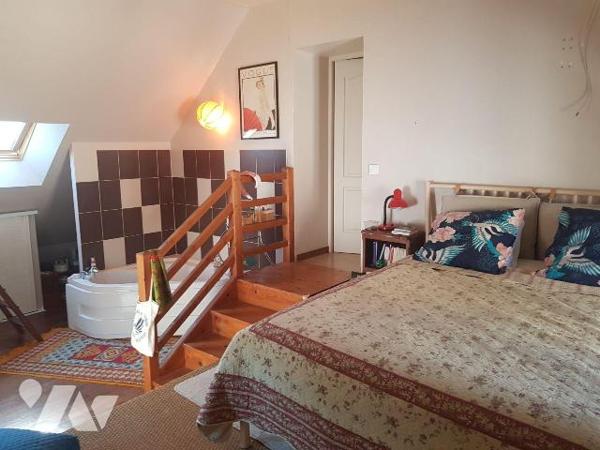 A VENDRE - MENNETOU SUR CHER (41) - Proche de l'ancienne cité médiévale et son accès direct au ...