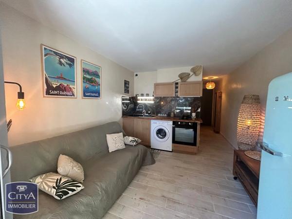 Appartement à vendre 1 pièce 21m² Saint-Raphaël (83700)