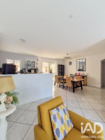 Maison à vendre 5 pièces 131 m² Saint-Pierre-le-Vieux