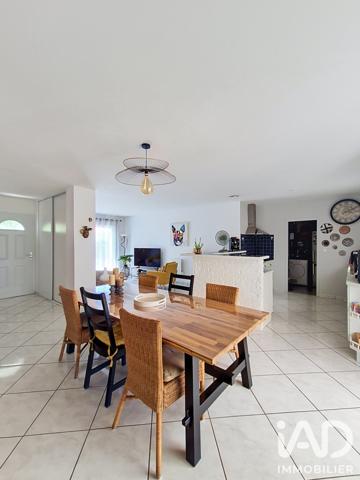 Maison à vendre 5 pièces 131 m² Saint-Pierre-le-Vieux