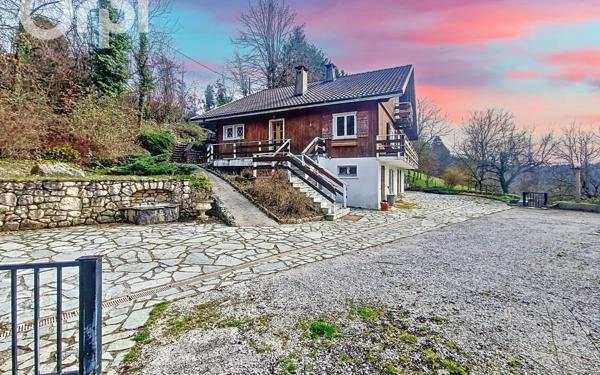 Maison à vendre    8 pièces • 232 m2 La Muraz