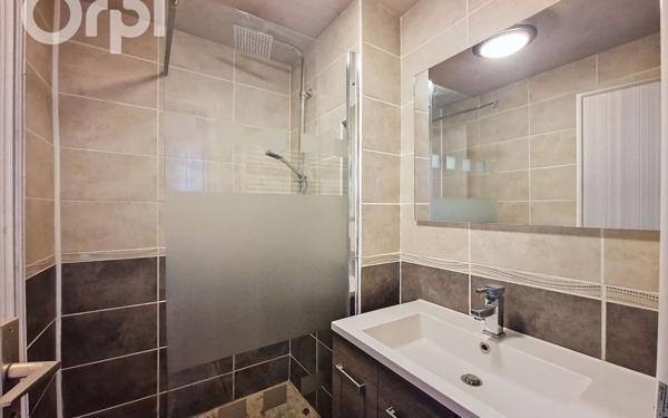 Maison à vendre    8 pièces • 232 m2 La Muraz