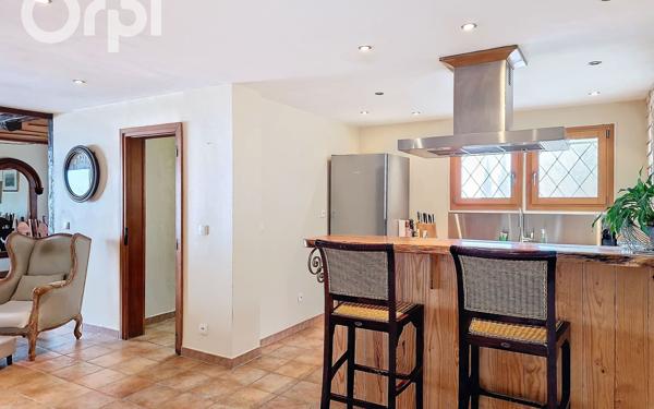 Maison à vendre    8 pièces • 232 m2 La Muraz