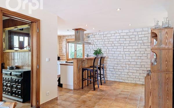 Maison à vendre    8 pièces • 232 m2 La Muraz