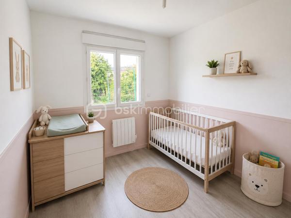 Située à Croissanville, à quelques minutes des commerces, écoles et gare de Mézidon, cette maison des années 80, entièrement de plain-pied offre un environnement calme sans pour autant être isolée. 
A l'intérieur vous trouverez : une entrée, une grande cuisine aménagée et équipée ouverte sur le séjour, une grande pièce de vie dotée d'un poêle à granulés, des WC indépendants, une buanderie, une salle d'eau refaite récemment et 4 chambres, comptabilisant au total une superficie de 101m2. 
Sur la parcelle de 550m2, une belle terrasse exposée plein sud permet de profiter pleinement des beaux jours. Un grand garage récent et un abri de jardin complètent l'ensemble. 

La maison est équipée de radiateurs électriques,d'un poêle à granulés, de menuiseries en PVC double vitrage, de volets roulants, d'une VMC double flux et est raccordée à la fibre. 

Idéale pour une vie de famille avec ses 4 chambres et sa vie de plain-pied, rare sur le secteur.