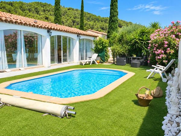 Nouveauté à Cuers maison de plain-pied avec piscine