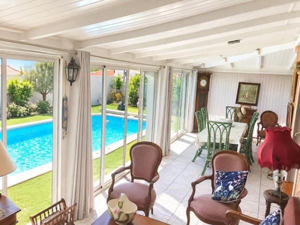 Nouveauté à Cuers maison de plain-pied avec piscine