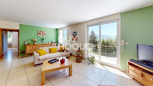 Maison familiale avec vue imprénable de 158.5 m²