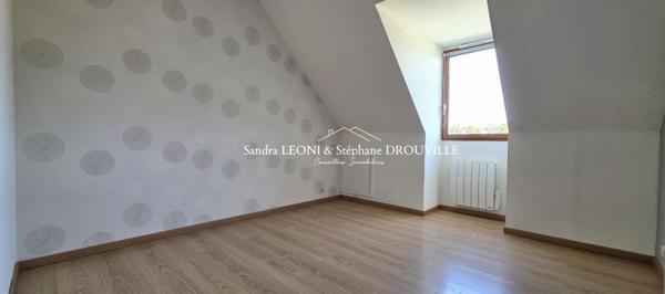 JOUY - MAINTENON  CHARMANTE MAISON DE 153 m², 7 PIECES