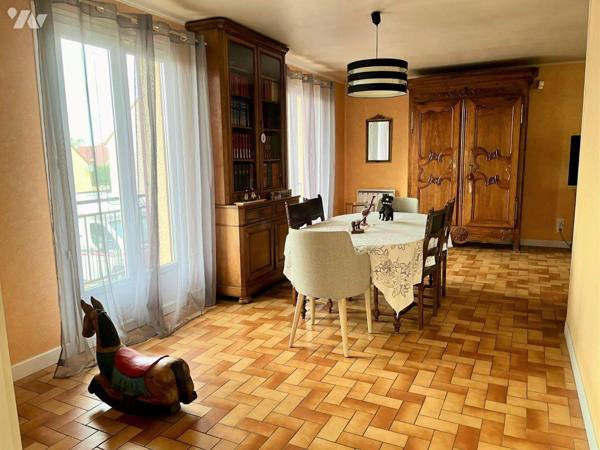 A VENDRE à AVALLON (89200), dans un quartier résidentiel, à proximité des écoles, commerces, pi...