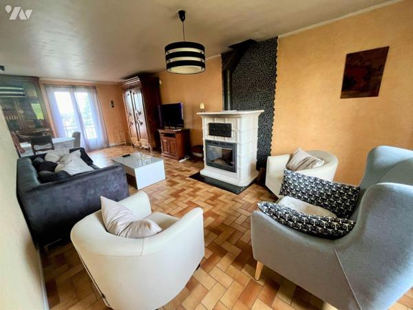 A VENDRE à AVALLON (89200), dans un quartier résidentiel, à proximité des écoles, commerces, pi...