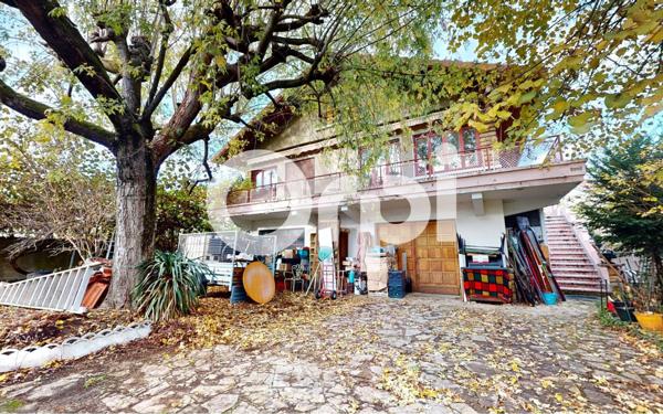 Maison à vendre    4 pièces • 141,16 m2 Bron