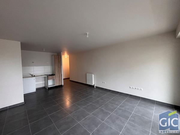 A LOUER F3 RECENT AVEC BALCON TERRASSE ET PARKING - RESIDENCE LE PANORAMIK, Caen 14000