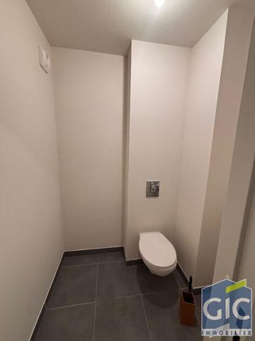 A LOUER F3 RECENT AVEC BALCON TERRASSE ET PARKING - RESIDENCE LE PANORAMIK, Caen 14000