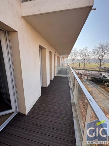 A LOUER F3 RECENT AVEC BALCON TERRASSE ET PARKING - RESIDENCE LE PANORAMIK, Caen 14000