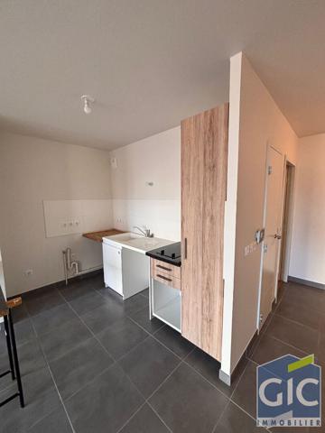 A LOUER F3 RECENT AVEC BALCON TERRASSE ET PARKING - RESIDENCE LE PANORAMIK, Caen 14000