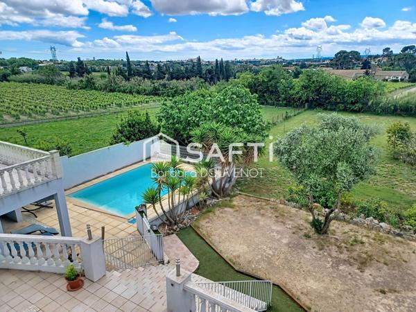Propriété avec villa de 224 m² + dépendances sur un terrain de 3700 m² - 7 chambres, terrasses, piscine, vue panoramique.