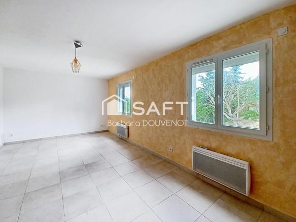 Propriété avec villa de 224 m² + dépendances sur un terrain de 3700 m² - 7 chambres, terrasses, piscine, vue panoramique.