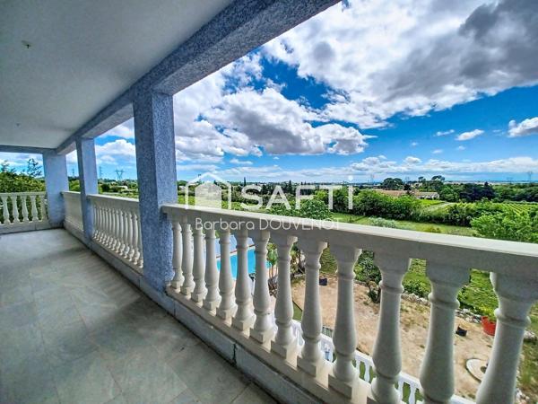 Propriété avec villa de 224 m² + dépendances sur un terrain de 3700 m² - 7 chambres, terrasses, piscine, vue panoramique.
